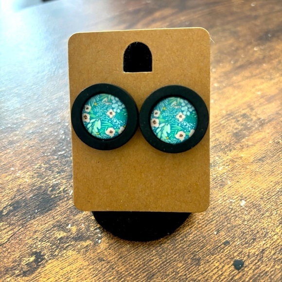 Cute Floral Glass Dome Stud Earrings – Handmade Charm - Picture 3 of 4